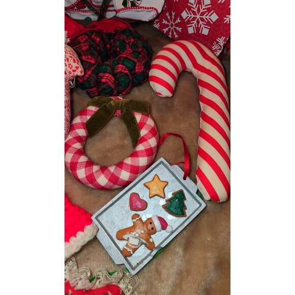 Vintage Handmade Christmas Ornaments Set - 16 Pieces Fabric & Wood Red & White - Picture 6 of 11